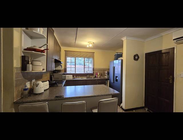 2 BEDROOM APARTMENT FOR SALE IN MOOIKLOOF RIDGE